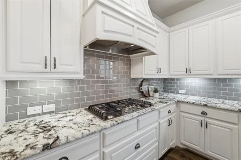 $649,996 | 2533 Lady Amide Lane, Lewisville, TX 75056