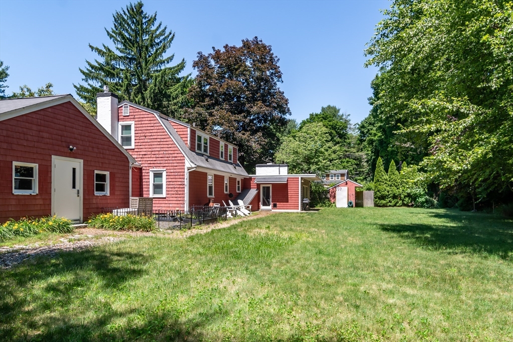 6 Davelin Road Wayland, MA 01778 - Photo 3 of 5 Gallery Image 3
