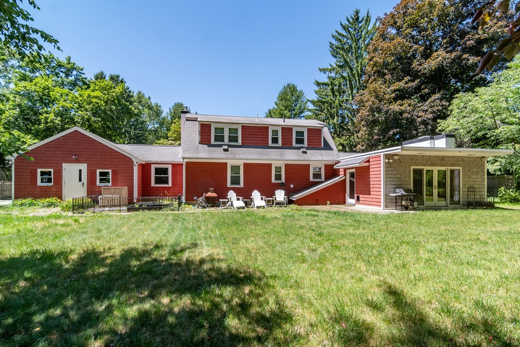 6 Davelin Road Wayland, MA 01778 - Photo 4 of 5 Gallery Image 4