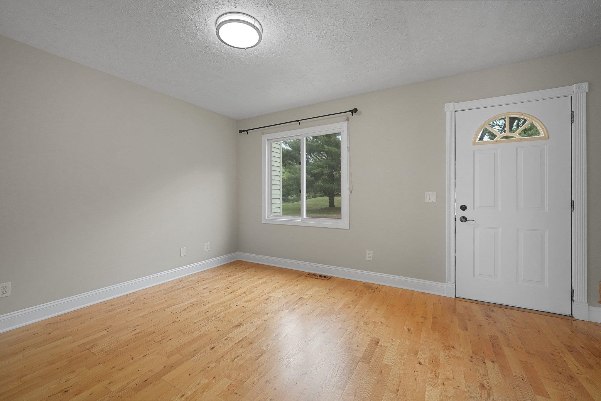 3855 East Hammond Road Traverse City, MI 49686 - Photo 3 of 38