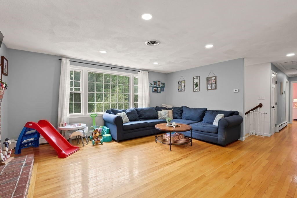 27 Alden Road Wareham, MA 02571 - Photo 3 of 39