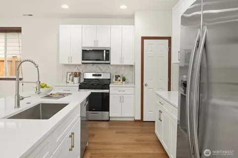 $1,250,000 | 12871 Northeast 198th Place, Woodinville, WA 98072