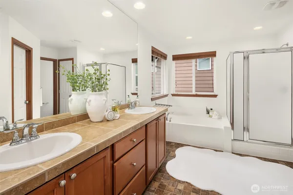 $1,250,000 | 12871 Northeast 198th Place, Woodinville, WA 98072