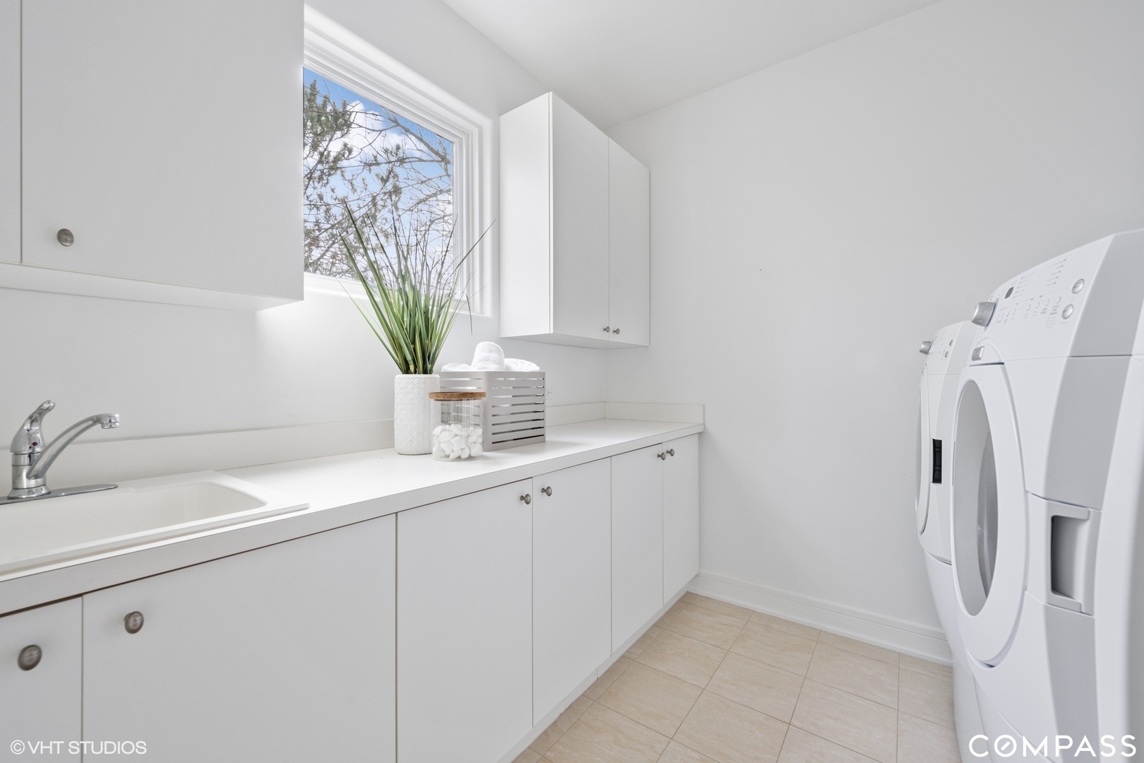 25 Aspen Lane Glencoe, IL 60022 - Photo 38 of 47 a bathroom with a sink a mirror and a shower