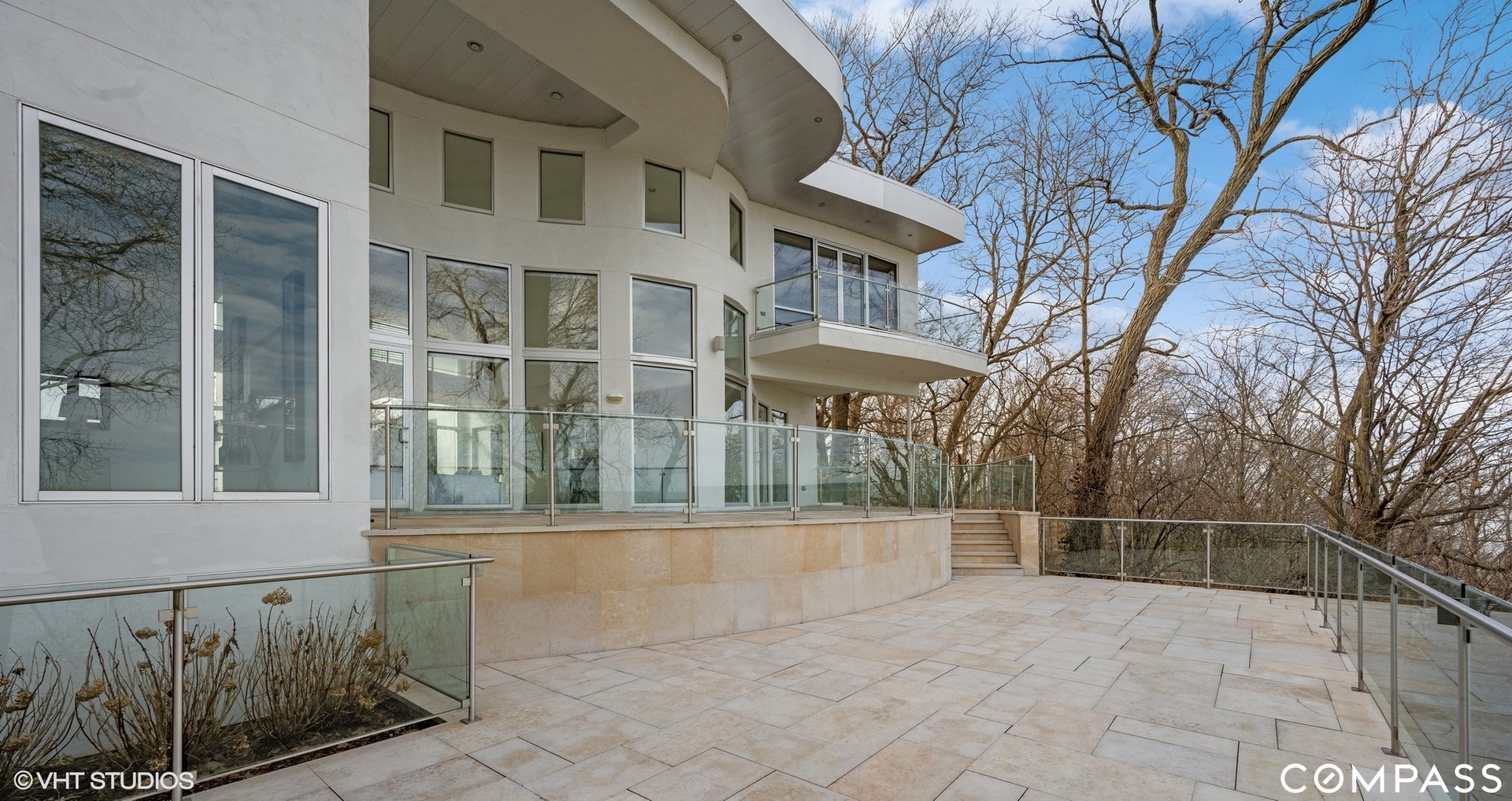 25 Aspen Lane Glencoe, IL 60022 - Photo 42 of 47 a view of a building with a large window
