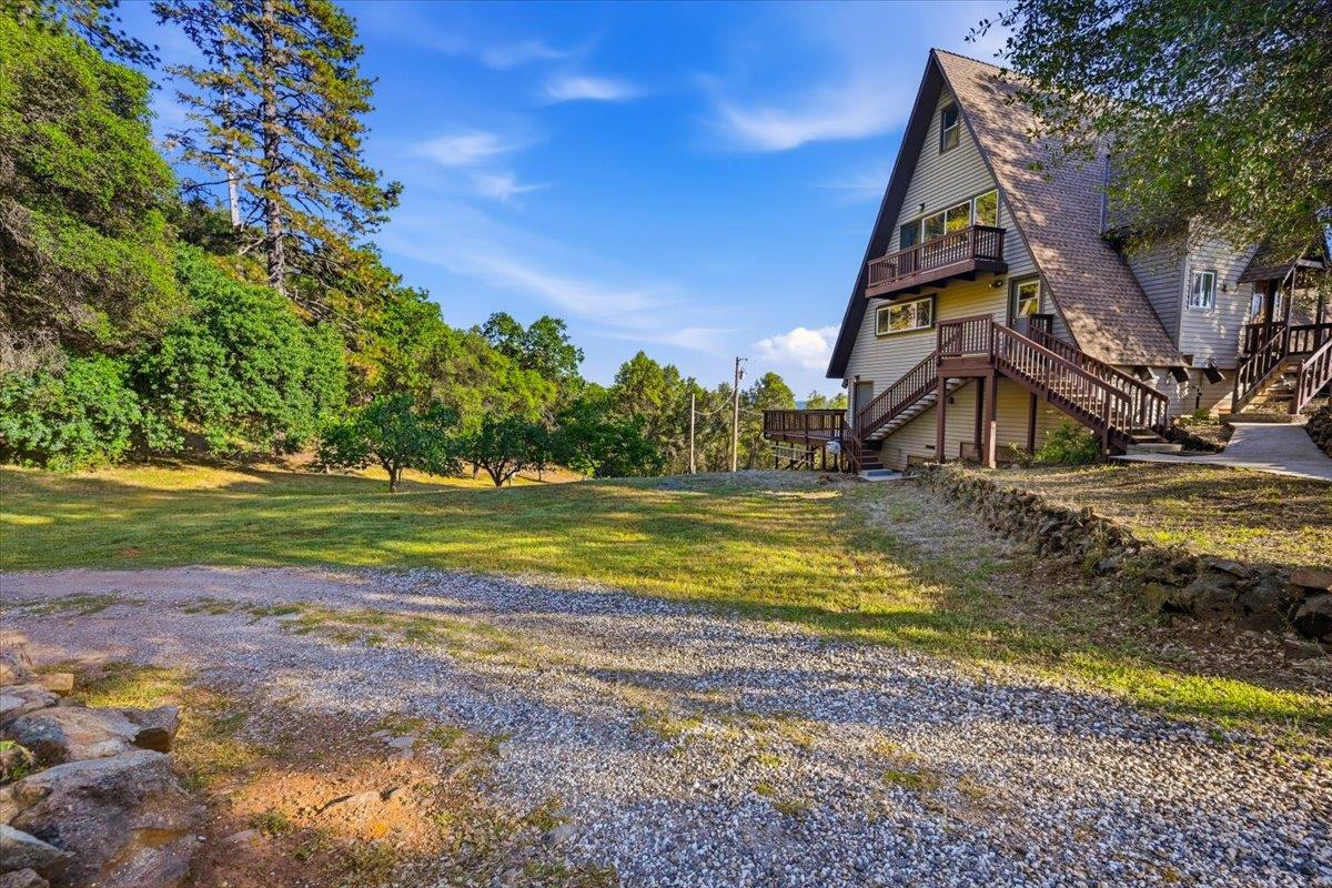 19235 Bumpy Road Grass Valley, CA 95949 - Photo 37 of 60