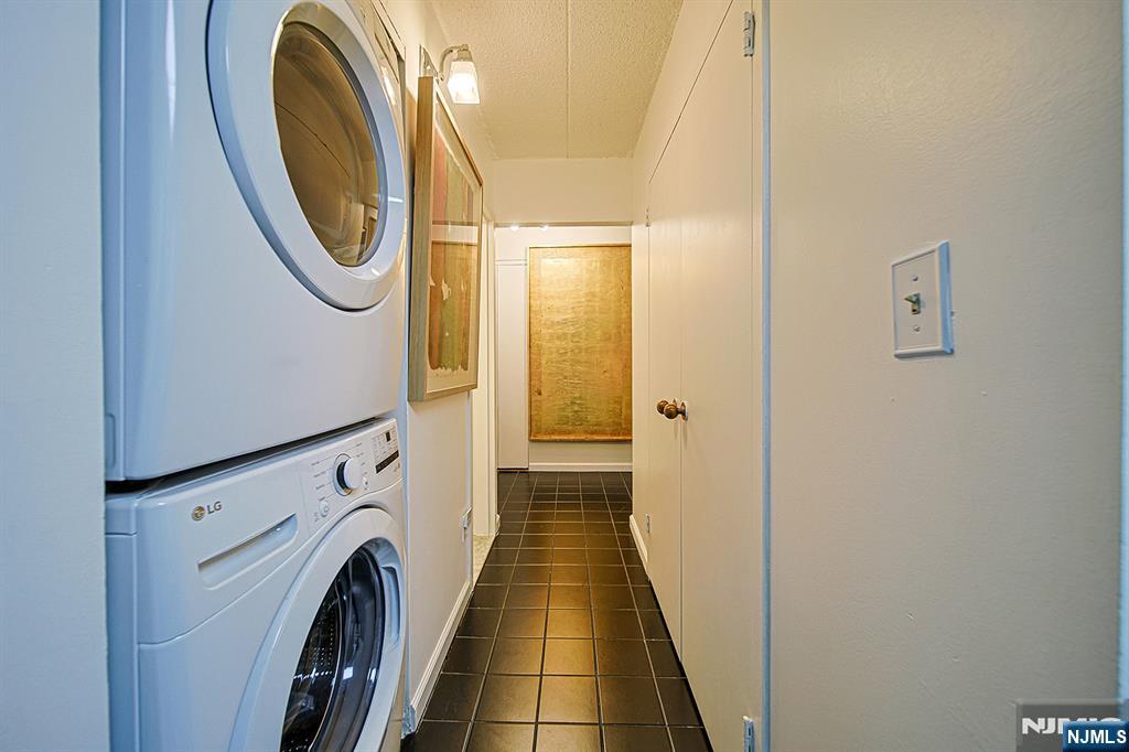 1077 River Road, Unit 413 Edgewater, NJ 07020 - Photo 10 of 24 Gallery Image 10