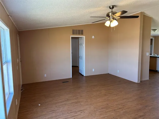 $1,600 | 102 Sunny Brook Court, Springtown, TX 76082