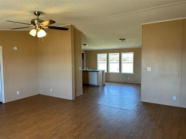 $1,600 | 102 Sunny Brook Court, Springtown, TX 76082