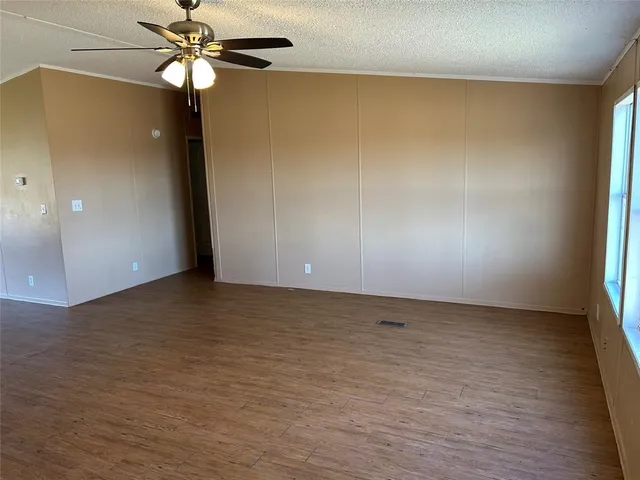 $1,600 | 102 Sunny Brook Court, Springtown, TX 76082