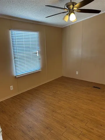 $1,600 | 102 Sunny Brook Court, Springtown, TX 76082