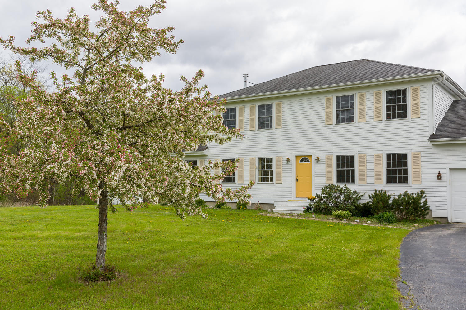20 Leighton Road Falmouth, ME 04105 - Photo 2 of 34 20 Leighton Rd Falmouth ME-large-002-44-