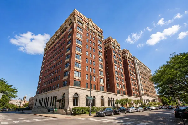 $110,000 | 5300 South Shore Drive, Unit 810, Chicago, IL 60615