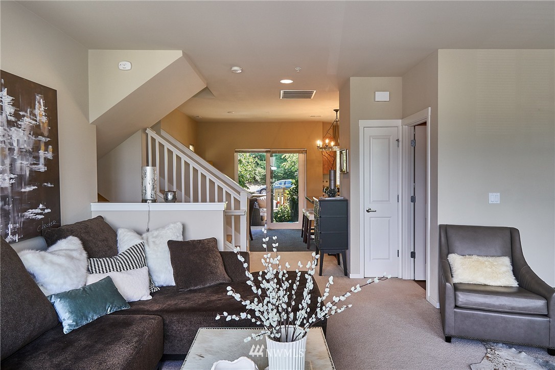 73 Sky Ridge Road Northwest Issaquah, WA 98027 - Photo 4 of 20