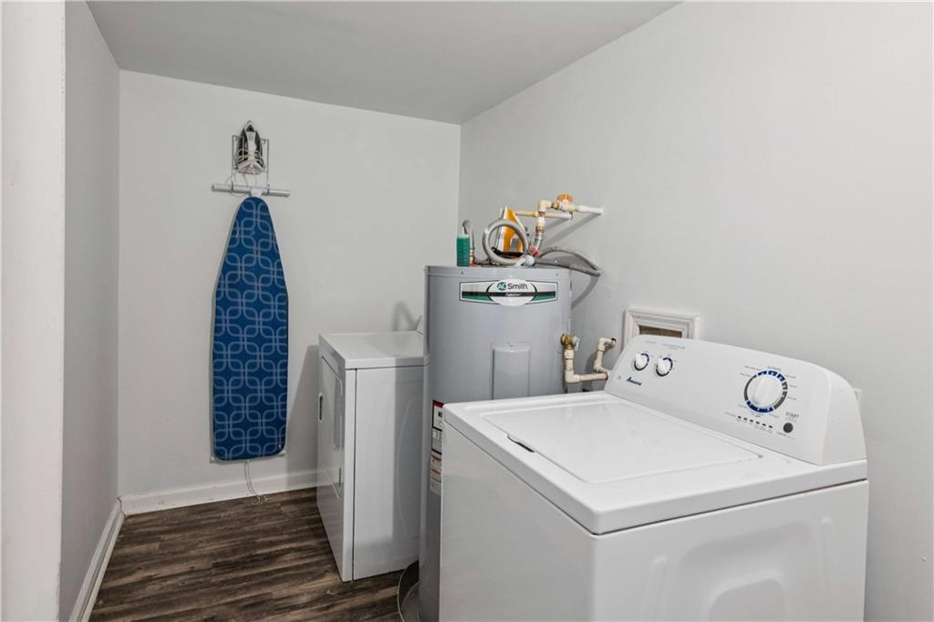 528 Holderness Street Southwest Atlanta, GA 30310 - Photo 35 of 42 a utility room with dryer and washer