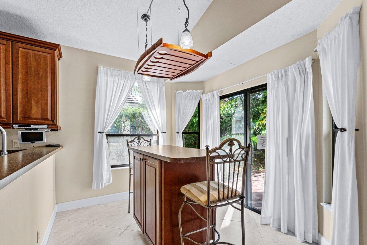22272 Holcomb Place Boca Raton, FL 33428 - Photo 12 of 33 012-22272HolcombPlace-BocaRaton-FL-33428
