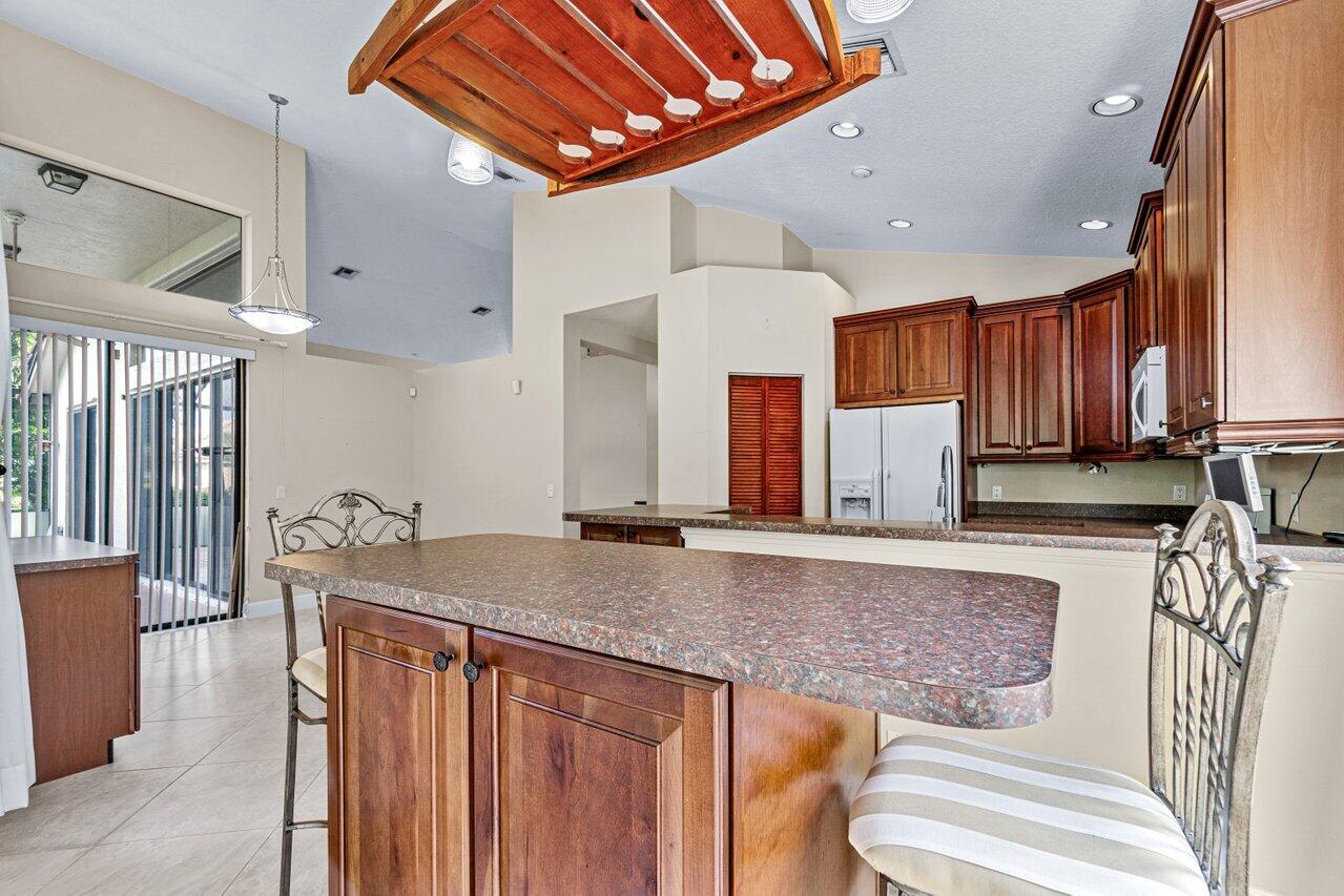 22272 Holcomb Place Boca Raton, FL 33428 - Photo 13 of 33 013-22272HolcombPlace-BocaRaton-FL-33428