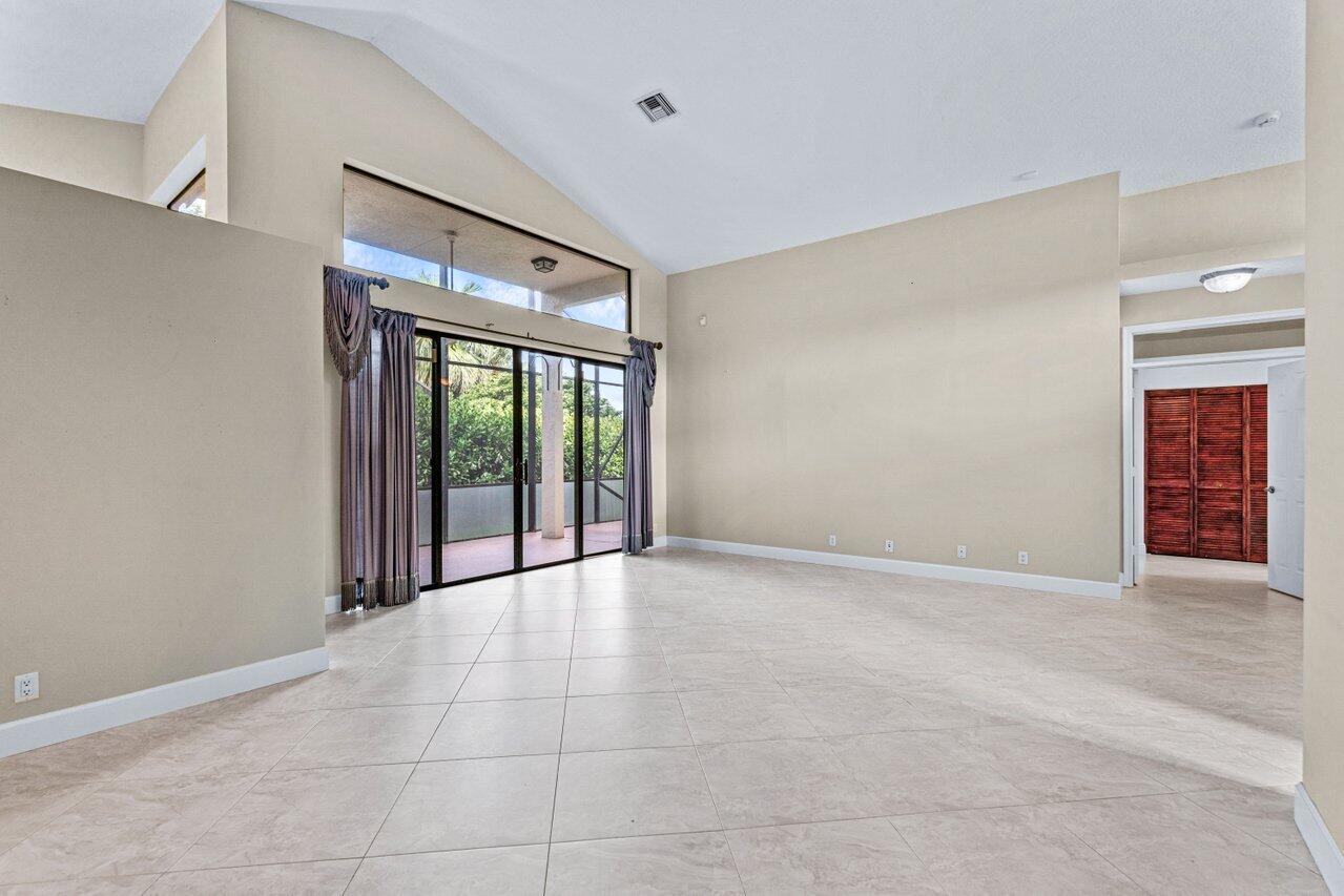 22272 Holcomb Place Boca Raton, FL 33428 - Photo 14 of 33 014-22272HolcombPlace-BocaRaton-FL-33428