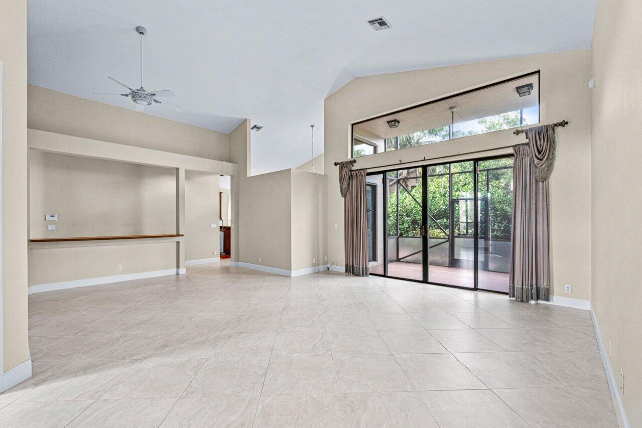 22272 Holcomb Place Boca Raton, FL 33428 - Photo 15 of 33 015-22272HolcombPlace-BocaRaton-FL-33428