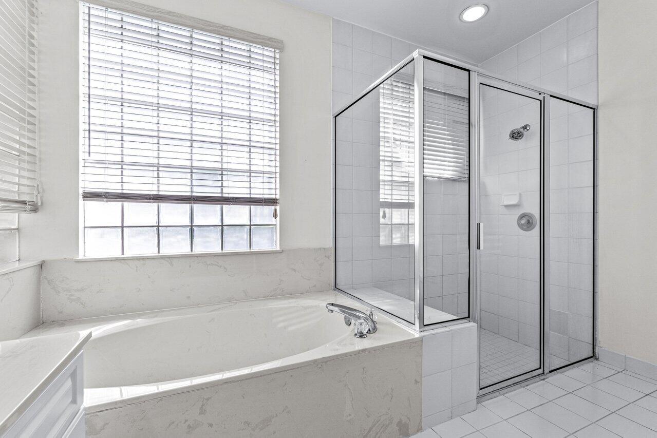 22272 Holcomb Place Boca Raton, FL 33428 - Photo 21 of 33 021-22272HolcombPlace-BocaRaton-FL-33428