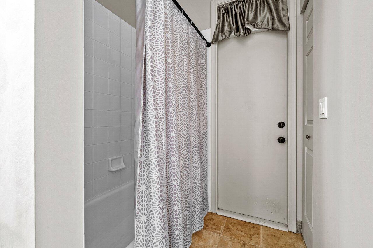 22272 Holcomb Place Boca Raton, FL 33428 - Photo 25 of 33 025-22272HolcombPlace-BocaRaton-FL-33428
