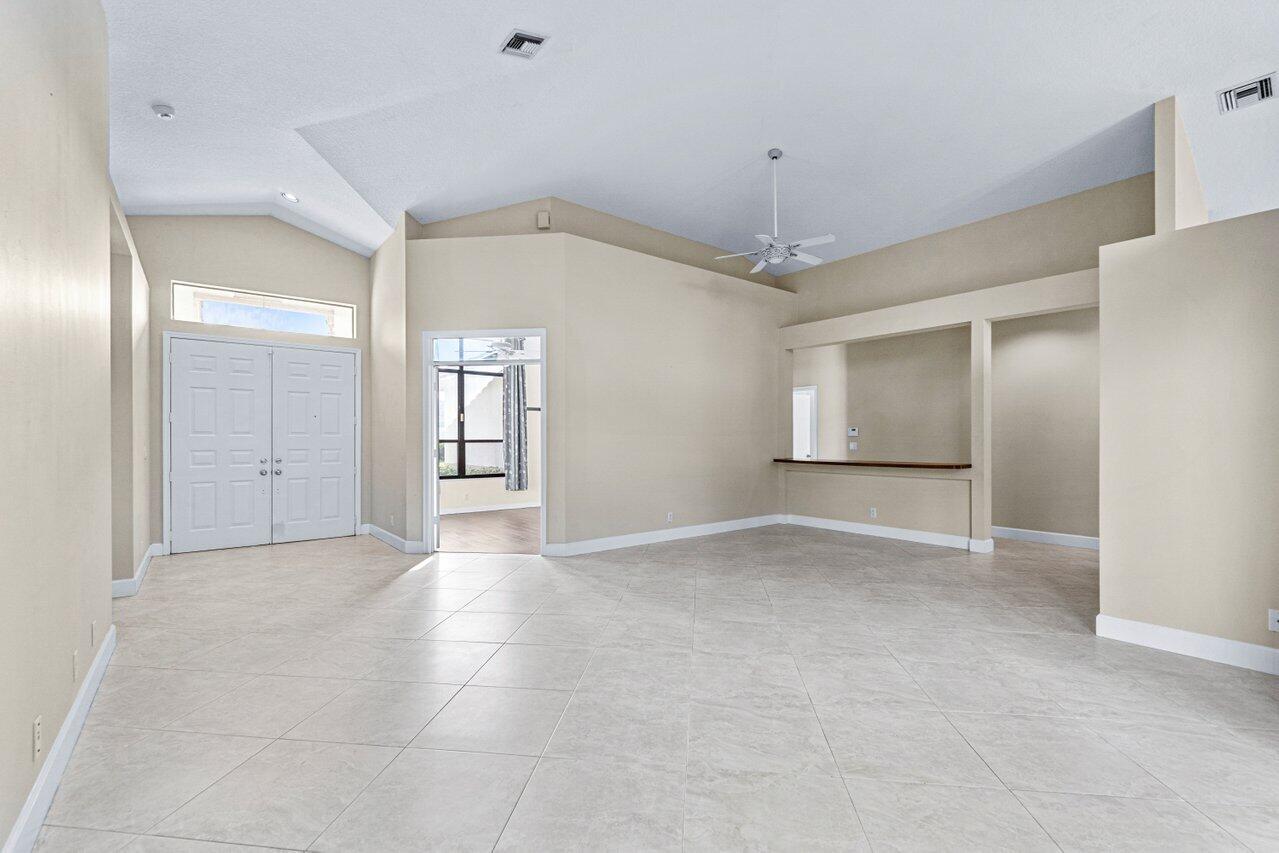 22272 Holcomb Place Boca Raton, FL 33428 - Photo 5 of 33 005-22272HolcombPlace-BocaRaton-FL-33428