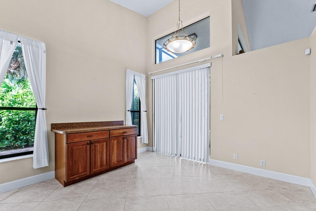 22272 Holcomb Place Boca Raton, FL 33428 - Photo 9 of 33 009-22272HolcombPlace-BocaRaton-FL-33428