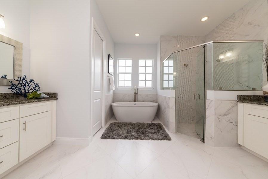 17889 63rd Road North Loxahatchee, FL 33470 - Photo 31 of 38 13_13171Orange_13_MasterBathroom_LowRes