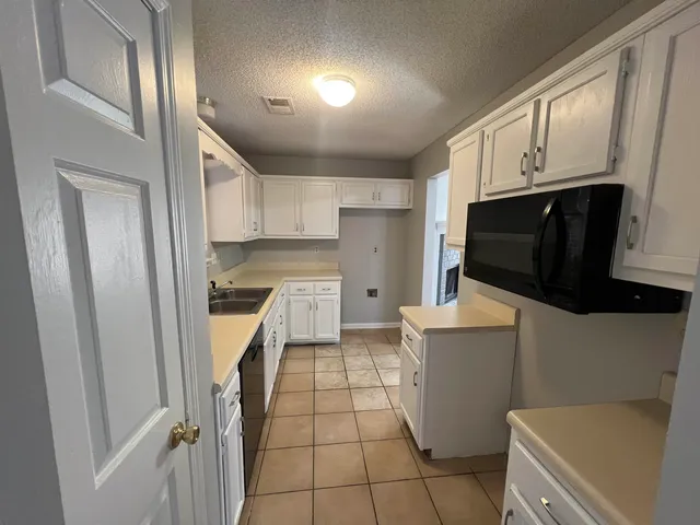 $1,395 | 3315 Tulane Road West, Horn Lake, MS 38637