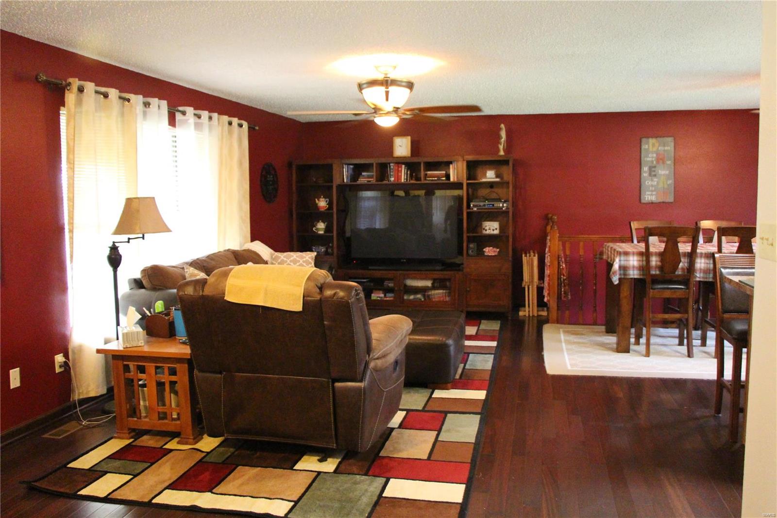 7048 Prairietown Road Edwardsville, IL 62025 - Photo 6 of 34 Gallery Image 6