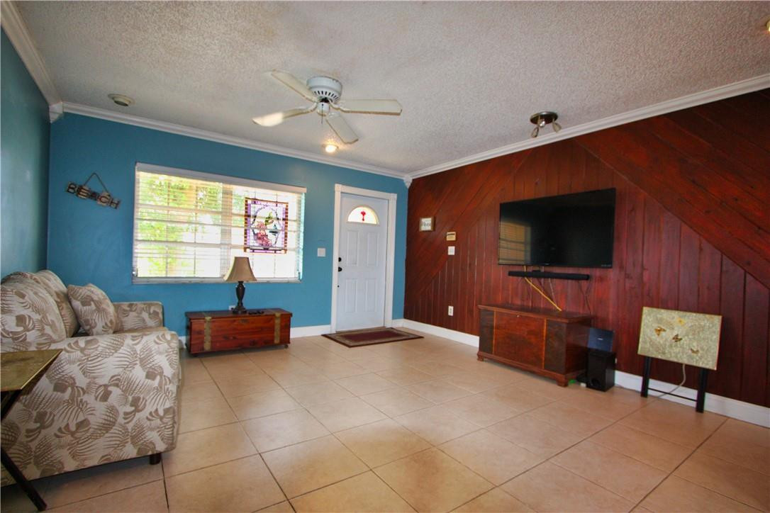11138 Ladino Street Boca Raton, FL 33428 - Photo 7 of 17 Living room