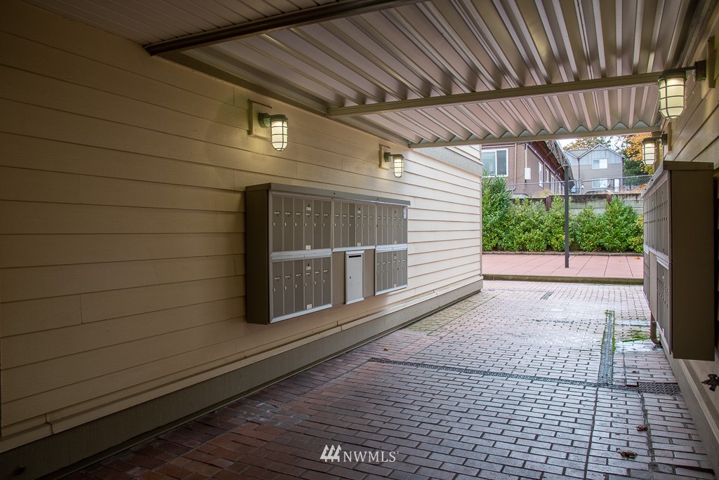 2152 North 112th Street, Unit 303 Seattle, WA 98133 - Photo 15 of 19 a view of front door