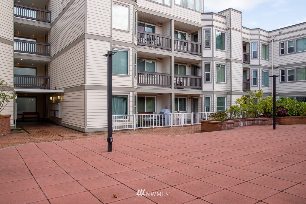 2152 North 112th Street, Unit 303 Seattle, WA 98133 - Photo 17 of 19