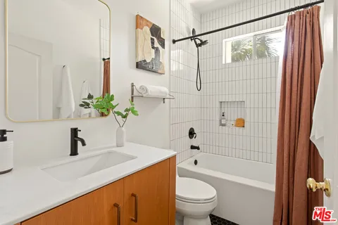 $745,000 | 4520 Fulton Avenue, Unit 14, Sherman Oaks, CA 91423
