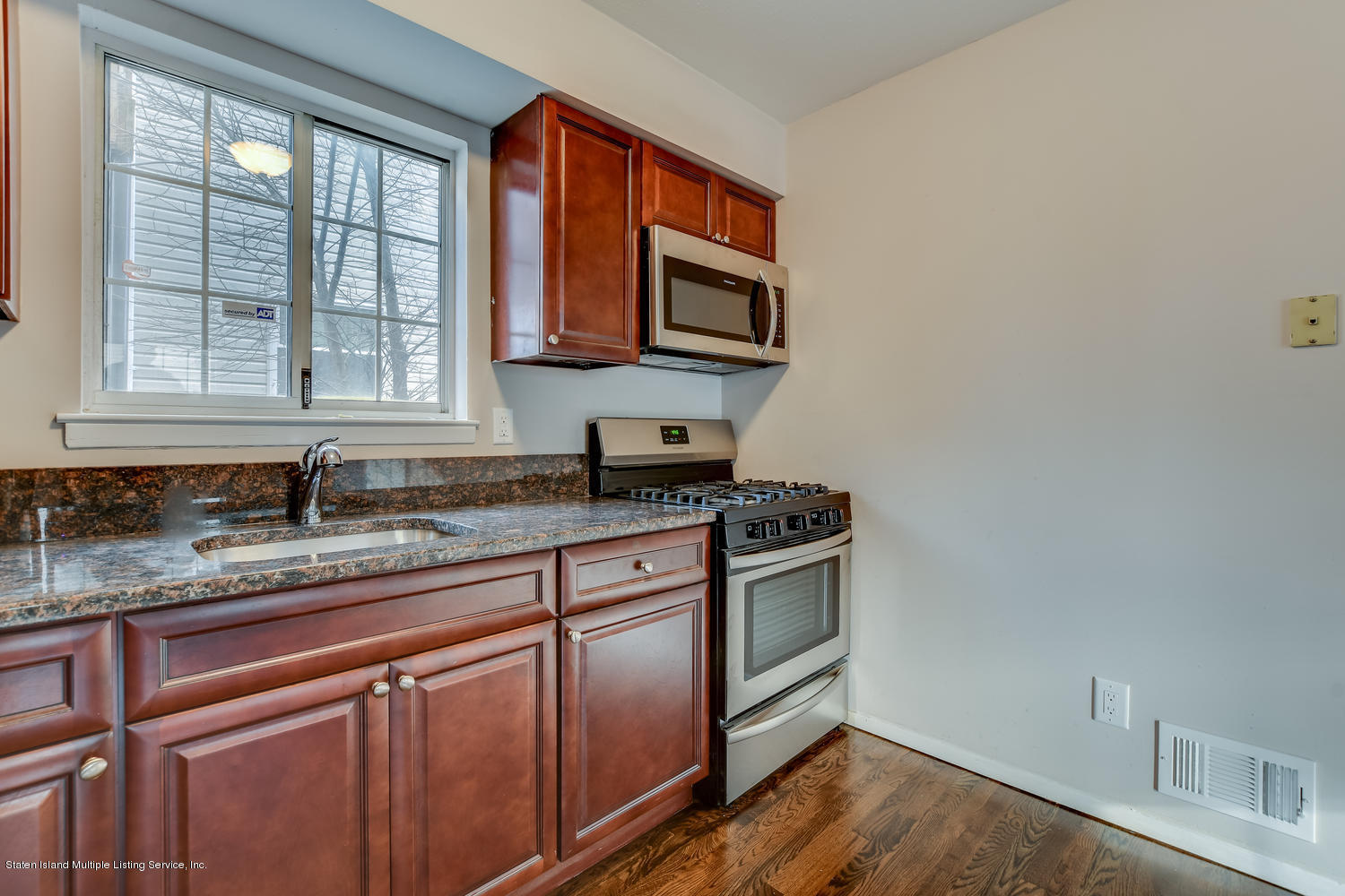 742 Willowbrook Road Staten Island, NY 10314 - Photo 24 of 61 1B Kitchen
