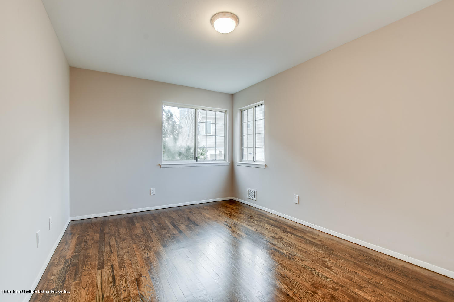 742 Willowbrook Road Staten Island, NY 10314 - Photo 28 of 61 1B Bedroom