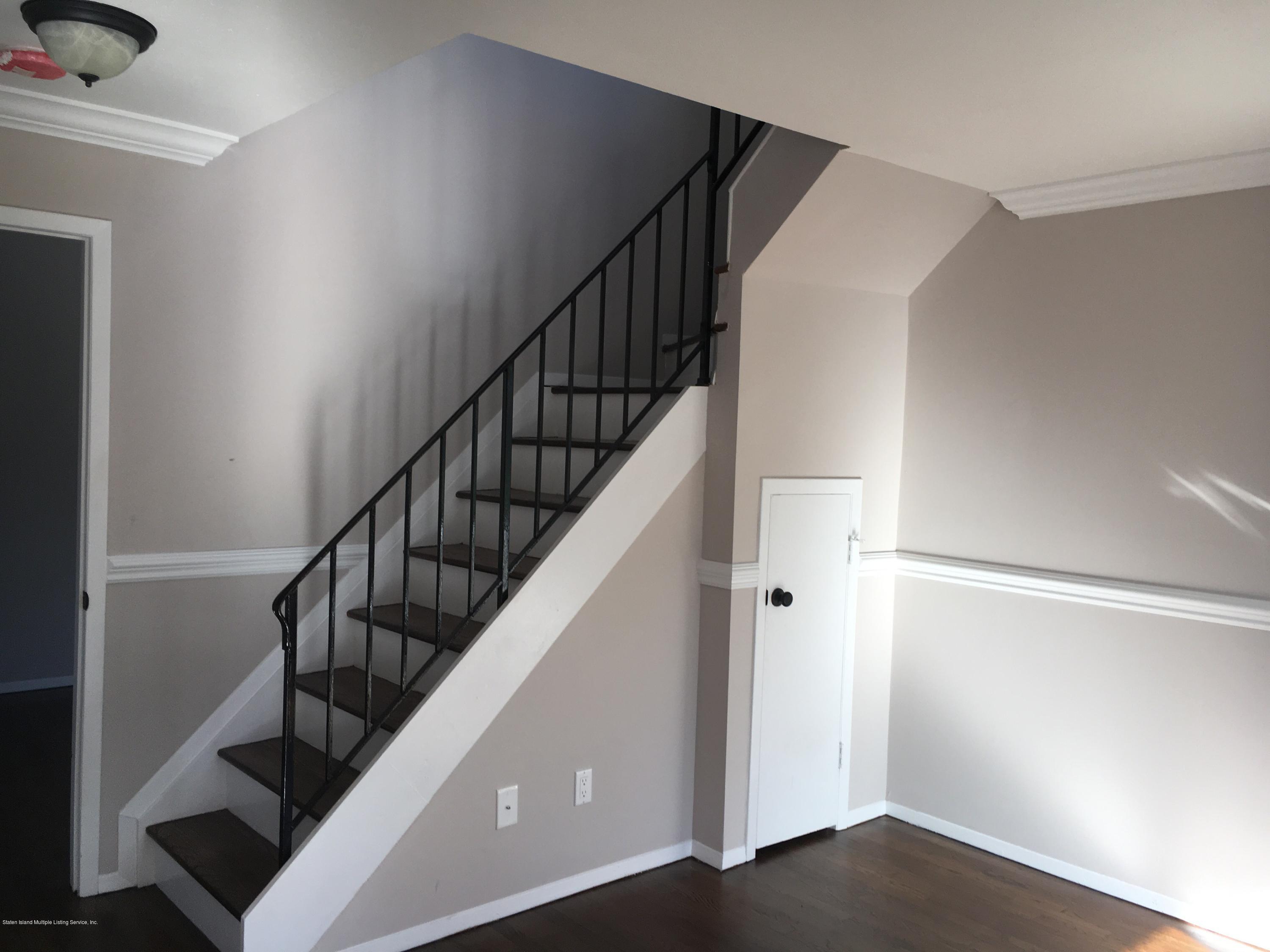 742 Willowbrook Road Staten Island, NY 10314 - Photo 34 of 61 2A Living Room