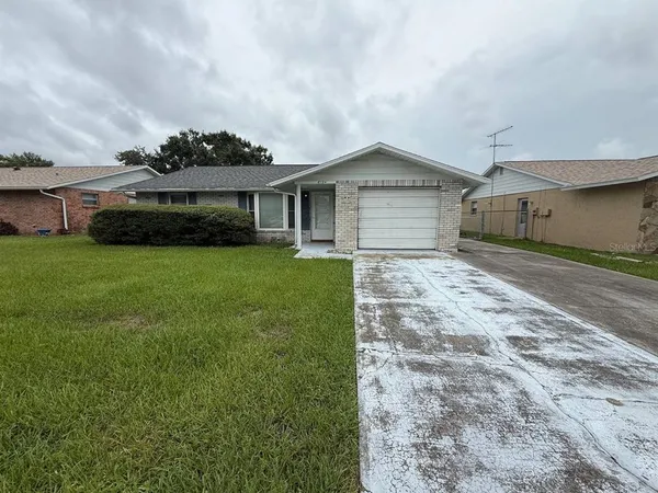 $1,650 | 6124 18th Street, Zephyrhills, FL 33542