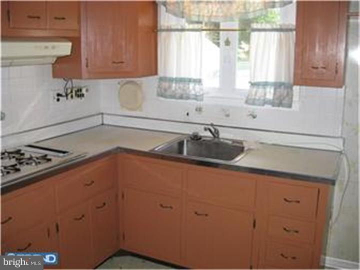 713 Charette Road Philadelphia, PA 19115 - Photo 12 of 22