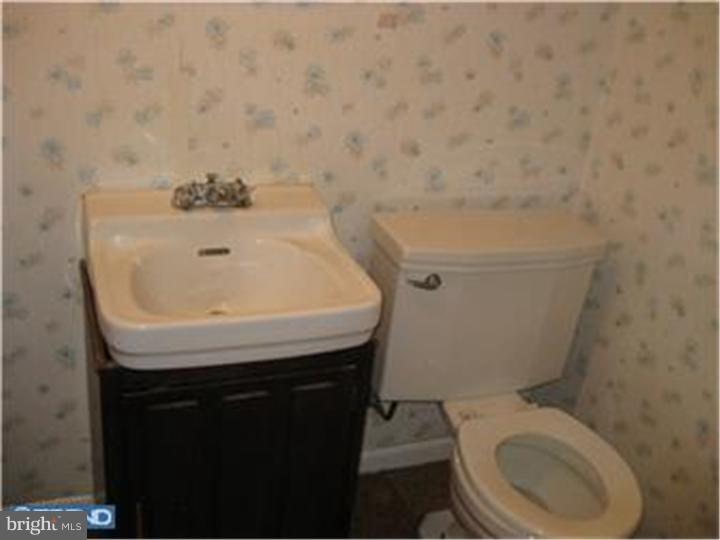 713 Charette Road Philadelphia, PA 19115 - Photo 15 of 22