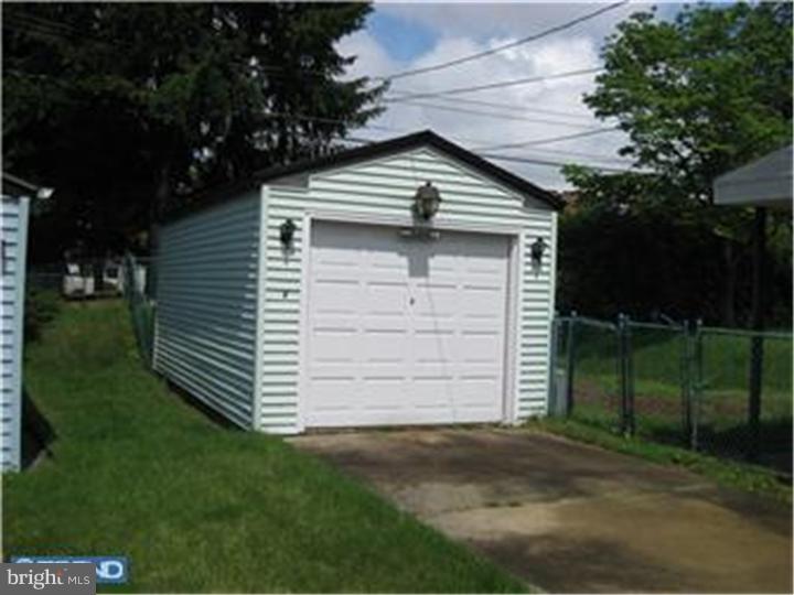 713 Charette Road Philadelphia, PA 19115 - Photo 3 of 22