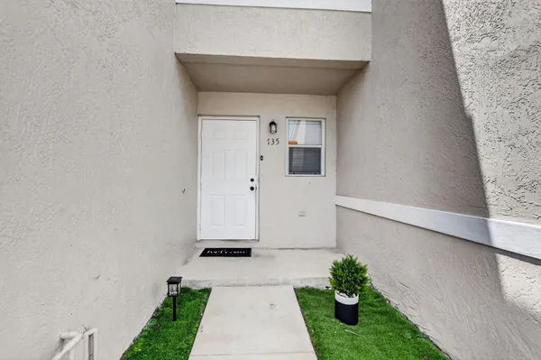 $2,900 | 735 Northwest 42nd Place, Deerfield Beach, FL 33064