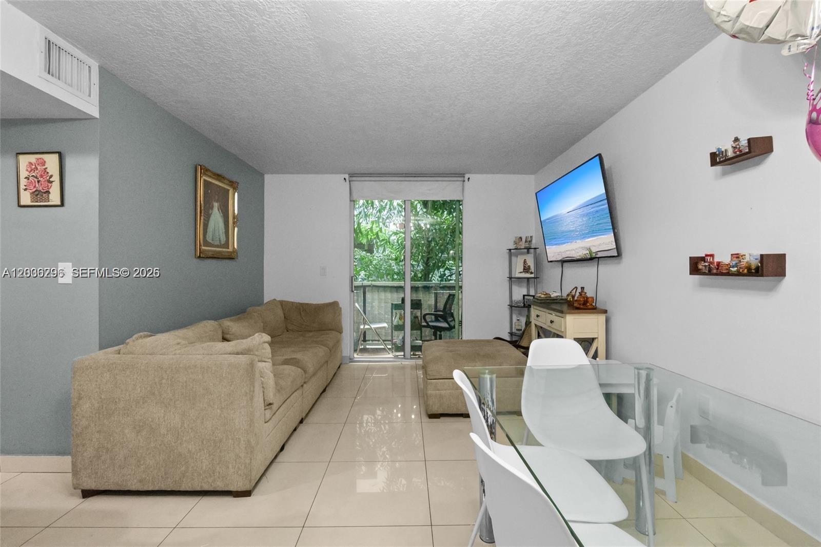 104 Southwest 9th Street, Unit 305 Miami, FL 33130 - Photo 4 of 7