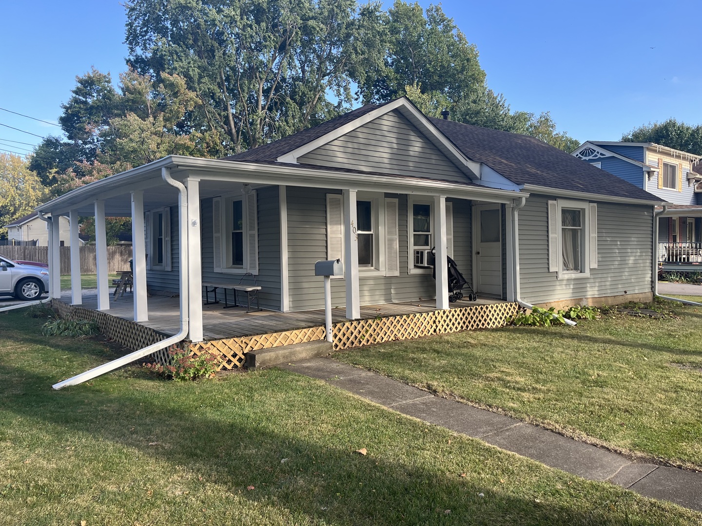 403 South West Street Plano, IL 60545 - Photo 3 of 21 a front view of a house with a yard