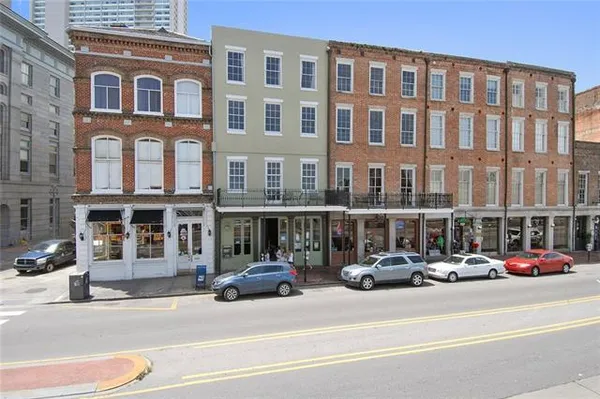 $2,200 | 207 North Peters Street, Unit 5, New Orleans, LA 70130