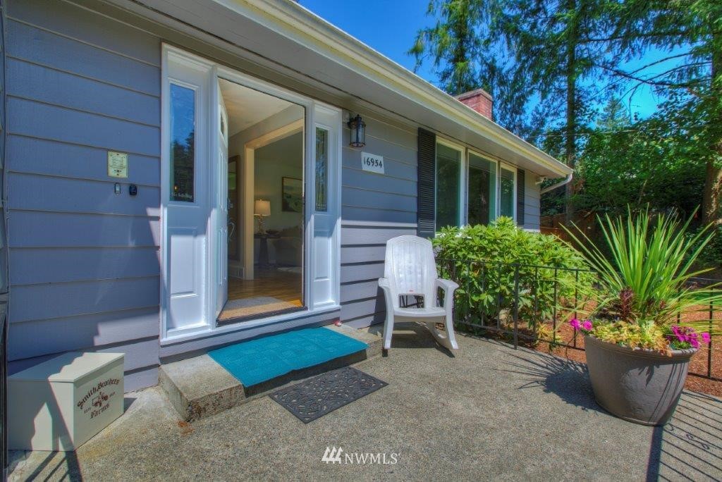 16954 Southeast 149th Street Renton, WA 98059 - Photo 4 of 24