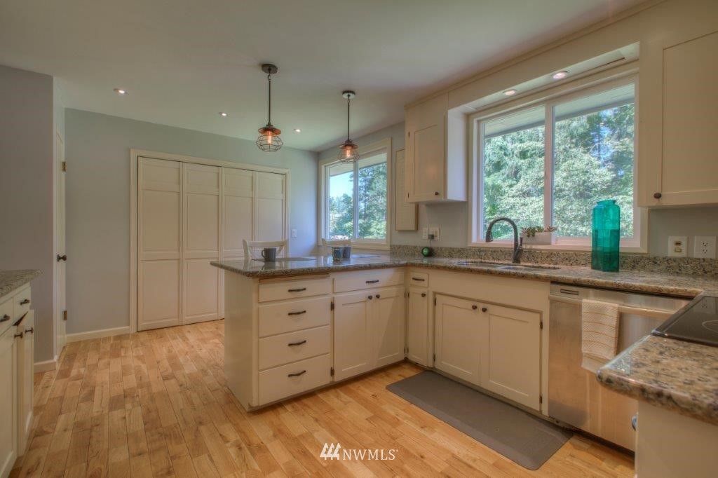 16954 Southeast 149th Street Renton, WA 98059 - Photo 10 of 24