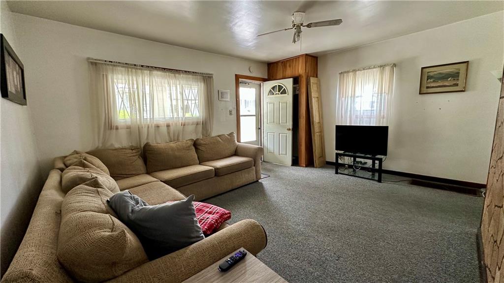 820-822 Jacoby Road Harwick, PA 15049 - Photo 5 of 44 822 MAIN LIVING ROOM! VERY SPACIOUS AND LOTS OF NATURAL SUNLIGHT!