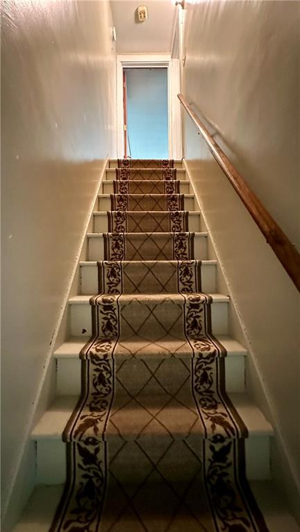 820-822 Jacoby Road Harwick, PA 15049 - Photo 9 of 44 822 MAIN STAIRS TO UPPER LEVEL BEDROOMS.