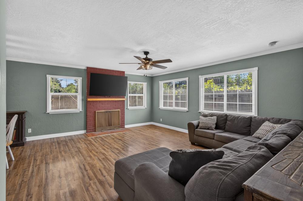 7212 Midnight Way Citrus Heights, CA 95621 - Photo 8 of 34